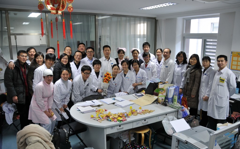 关于北医六院找黄牛买郭延庆的号简直太方便了；客服在线的信息
