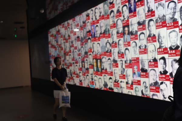 北京大学第六医院组织新生参观北京大学校史馆 (4).jpg