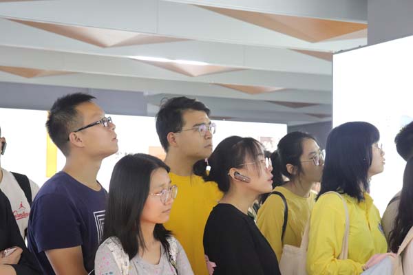 北京大学第六医院组织新生参观北京大学校史馆 (6).jpg